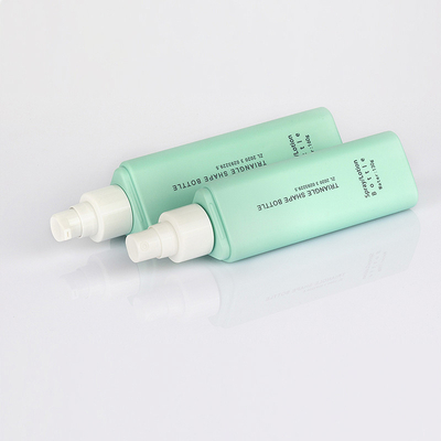 Eşsiz Üçgen Kozmetik Sprey Şişesi Mat Yeşil Buzlu Yüzey 50 Ml
